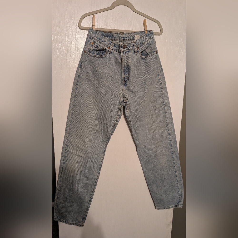 Vintage Levi's Light Wash Straight Leg Women's Jeans 28